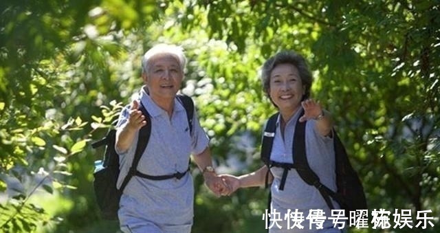 热水壶|建议中老年人：不管到哪旅游，别只带钱包！这3样很重要，别忘记