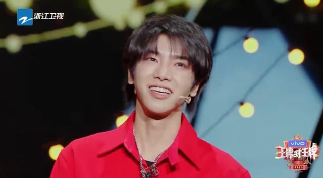 王牌综艺强捧小鲜肉，张靓颖镜头一剪没，汪苏泷带伤录制成背景板