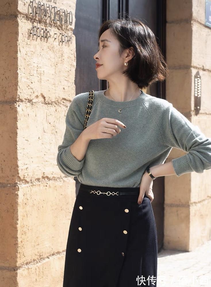 半裙 40岁的女人试试“羊毛衫+半身裙”,学她这样穿,遇见更美的自己