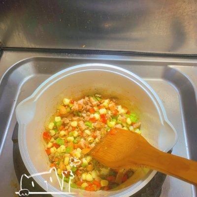 绍子|大厨不会告诉你的酥得掉渣的香肠牛肉芝士饼小窍门