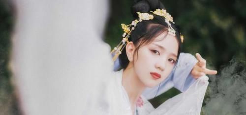 美女|古代美女被人诬陷,为洗刷罪名写了一首词,没想到却改变了命运