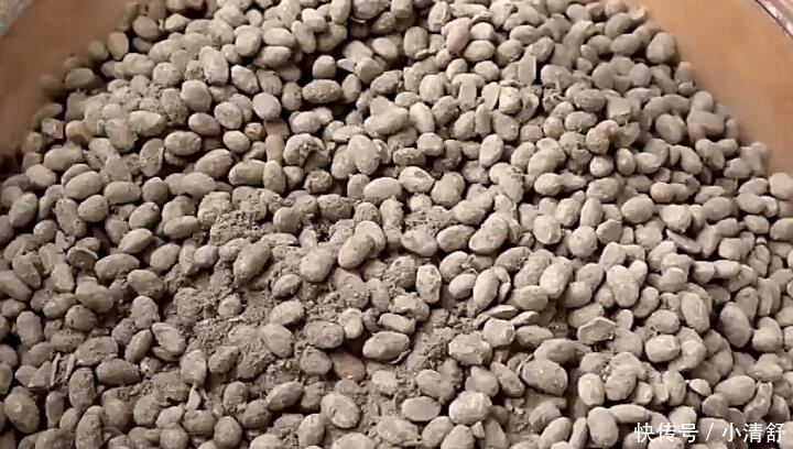 扑鼻|自从学会黄豆这种吃法,我家每年做5斤,酱香扑鼻,做一次能吃1年