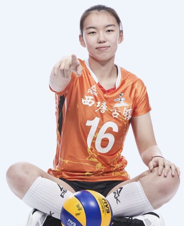 女排|女排新星王梦玥，20岁一鸣惊人，比肩李盈莹，如今23岁因伤病退役