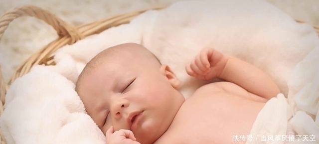 睡着|孩子睡觉后常做这4个举动，暗示大脑“发育高”，更易成为小学神