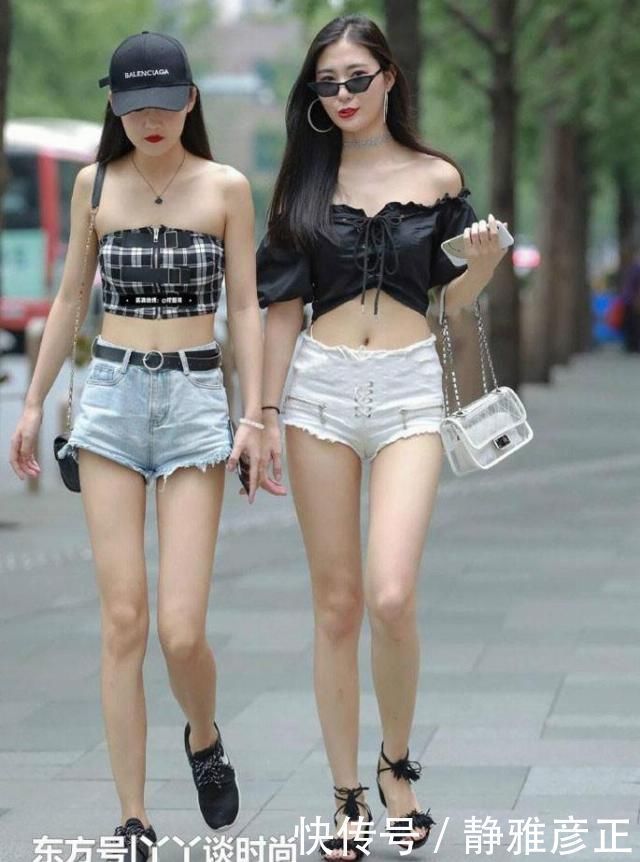 短裤 双胞胎眼光真不错,同穿一件短裤,左边的更魅力十足吧