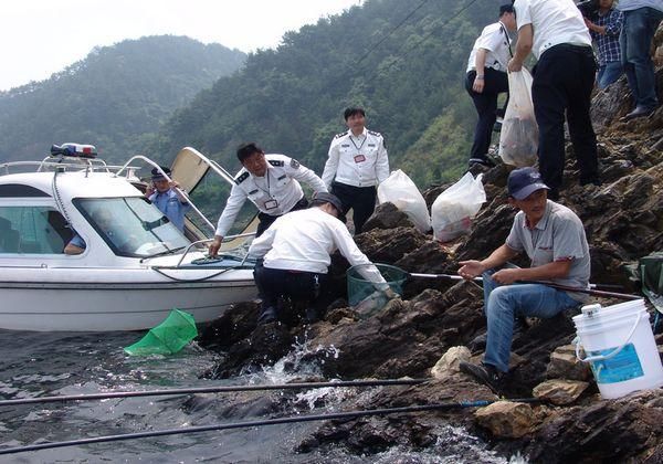 千岛湖钓友拍到一大车鱼竿被运去销毁,钓友:至少价值几十万