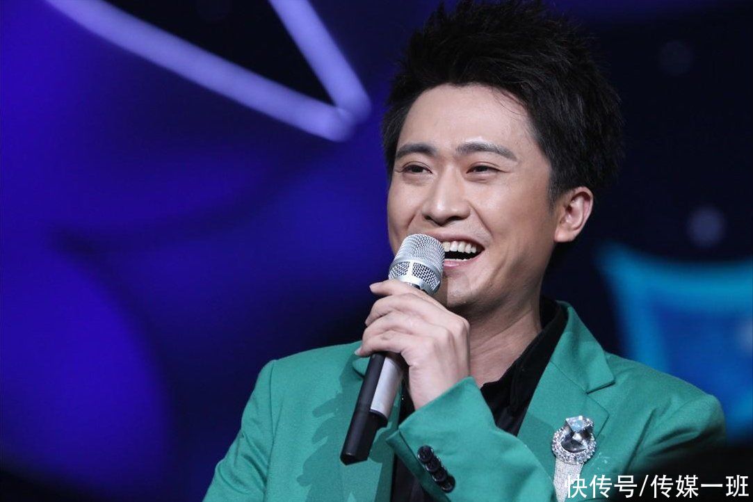 揭秘央视春晚新主持人张韬，主持跨年晚会走红，帅得观众不愿换台