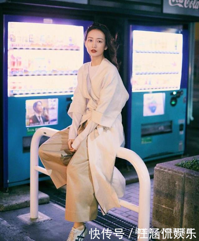 穿对了风衣+阔腿裤有多美最简单的搭配思路,给你早秋搭配灵感