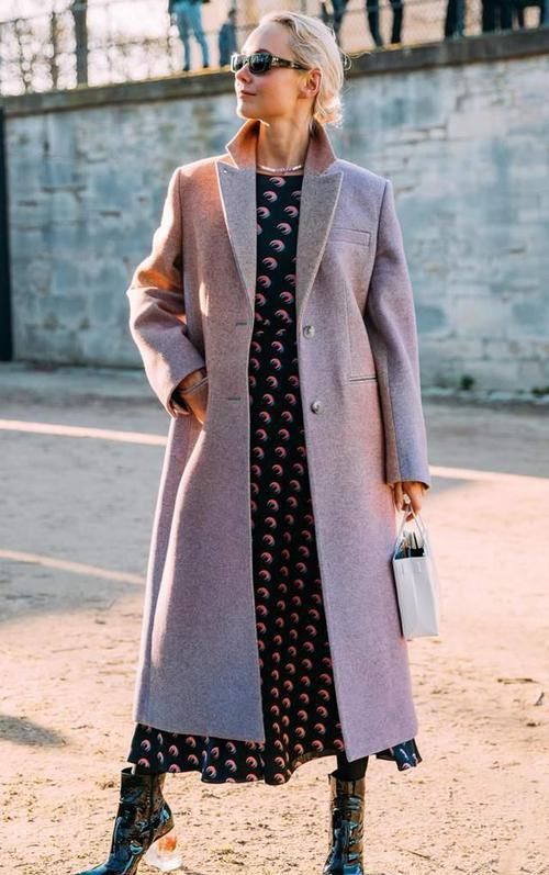 ?女人到了中年,穿衣打扮要“得体”,更要学会不装嫩也不显老