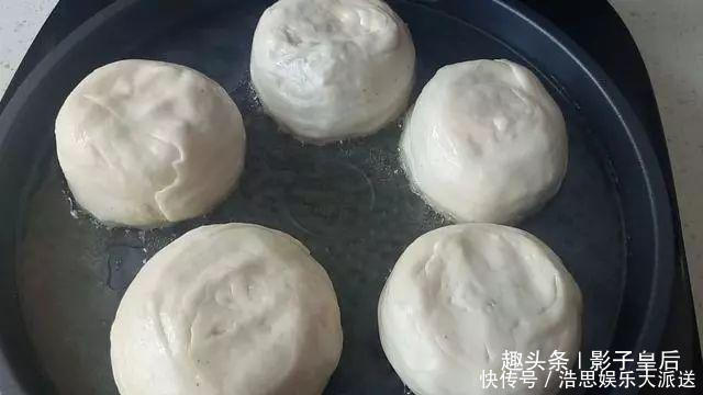  孩子|突发奇想用萝卜做成煎饼，没想到出奇的好吃，孩子每天都闹着要吃