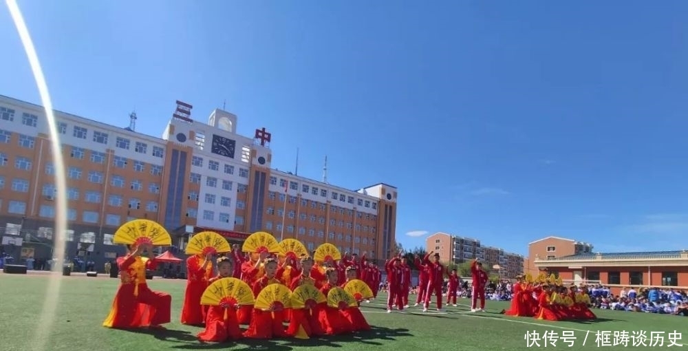 华诞|《关注》张扬青春活力 献礼新中国七十华诞