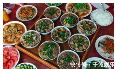 男孩|8岁男孩抽出“牛奶血”,原因和妈妈有关,医生不该让孩子乱吃