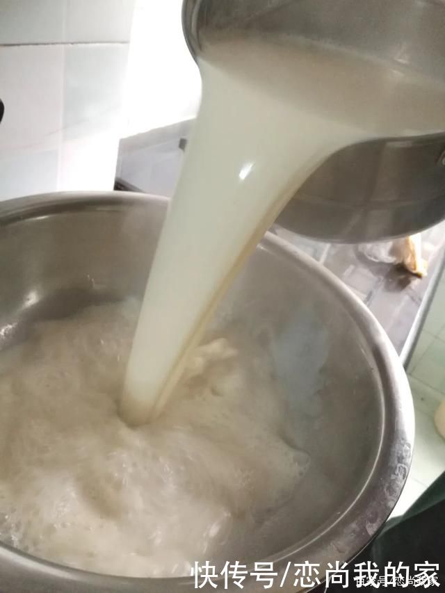  快过年啦!自制豆腐豆香味更浓，过年家里聚餐做菜也方便!