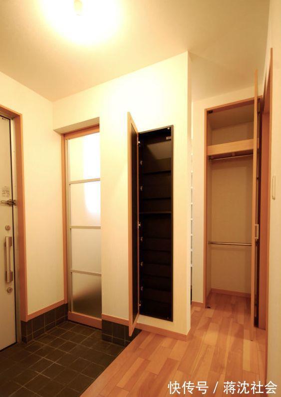 柜门|日本小户玄关不打鞋柜,墙面开槽做7cm深壁龛,满足一家人使用