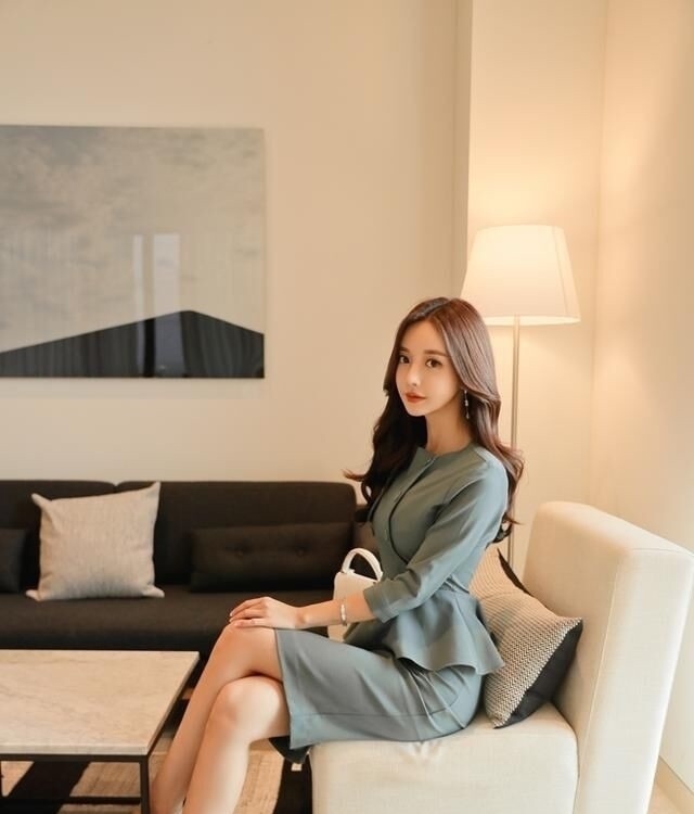 魅力 细跟鞋展现优雅的魅力,展示娇俏美丽气质,是精致女人的时尚秘密