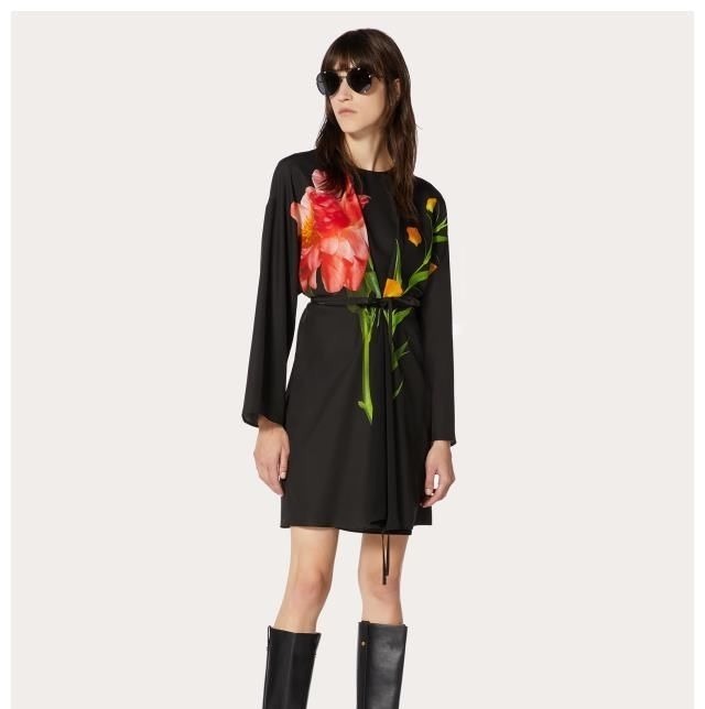 三环 满身都是铆钉的奢侈品高跟鞋,华伦天奴靠出众博眼球,性感度极高