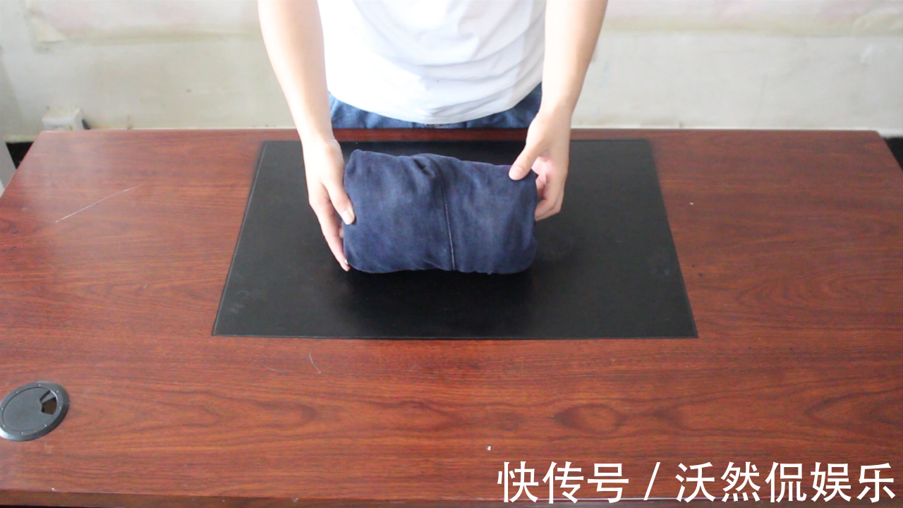 裤脚|叠牛仔裤的5种方法,简单易学还超省空间,衣柜再翻腾也不怕乱