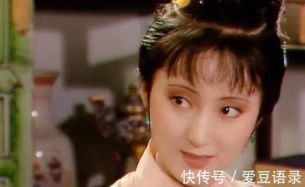 黛玉&林黛玉目无下尘是轻狂?接过丫鬟的漱口茶:俗香浸染,凤凰变成鸡