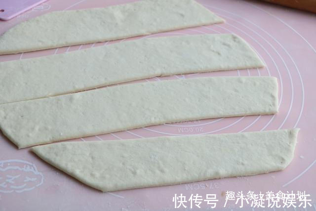 山药别炒菜了，教你新吃法，一口一个停不了，比油条还好吃！