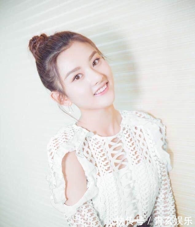 圆脸|脸上有这3个特征的女生,建议多扎丸子头!非常精致减龄!