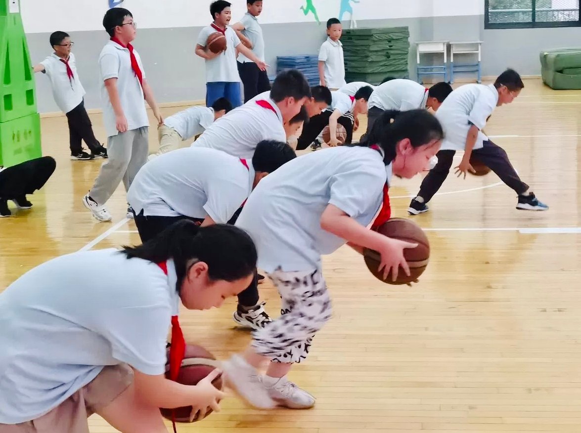 学生|杭州市澎雅小学校长王红燕：系列组合拳，打出“双减”下的“八段锦”