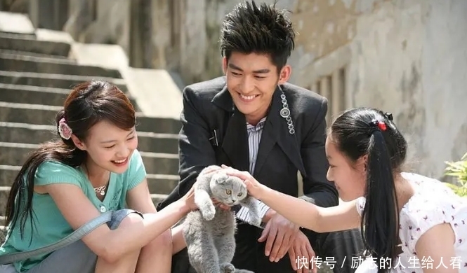 档综艺节目 宋丹丹逼迫张翰太尴尬,被指乱带节奏,好在这档综艺节目有他圆场