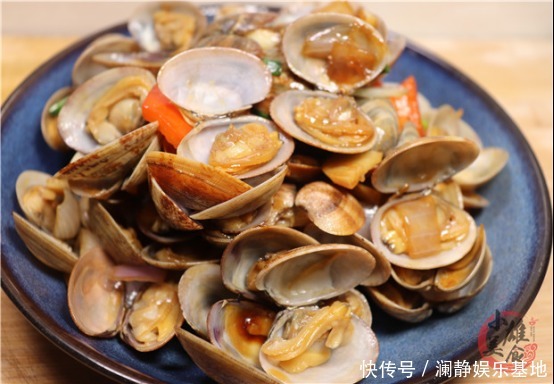 才知道,原来洗花甲不能只加盐,老渔民:教你一招,花蛤疯狂吐沙