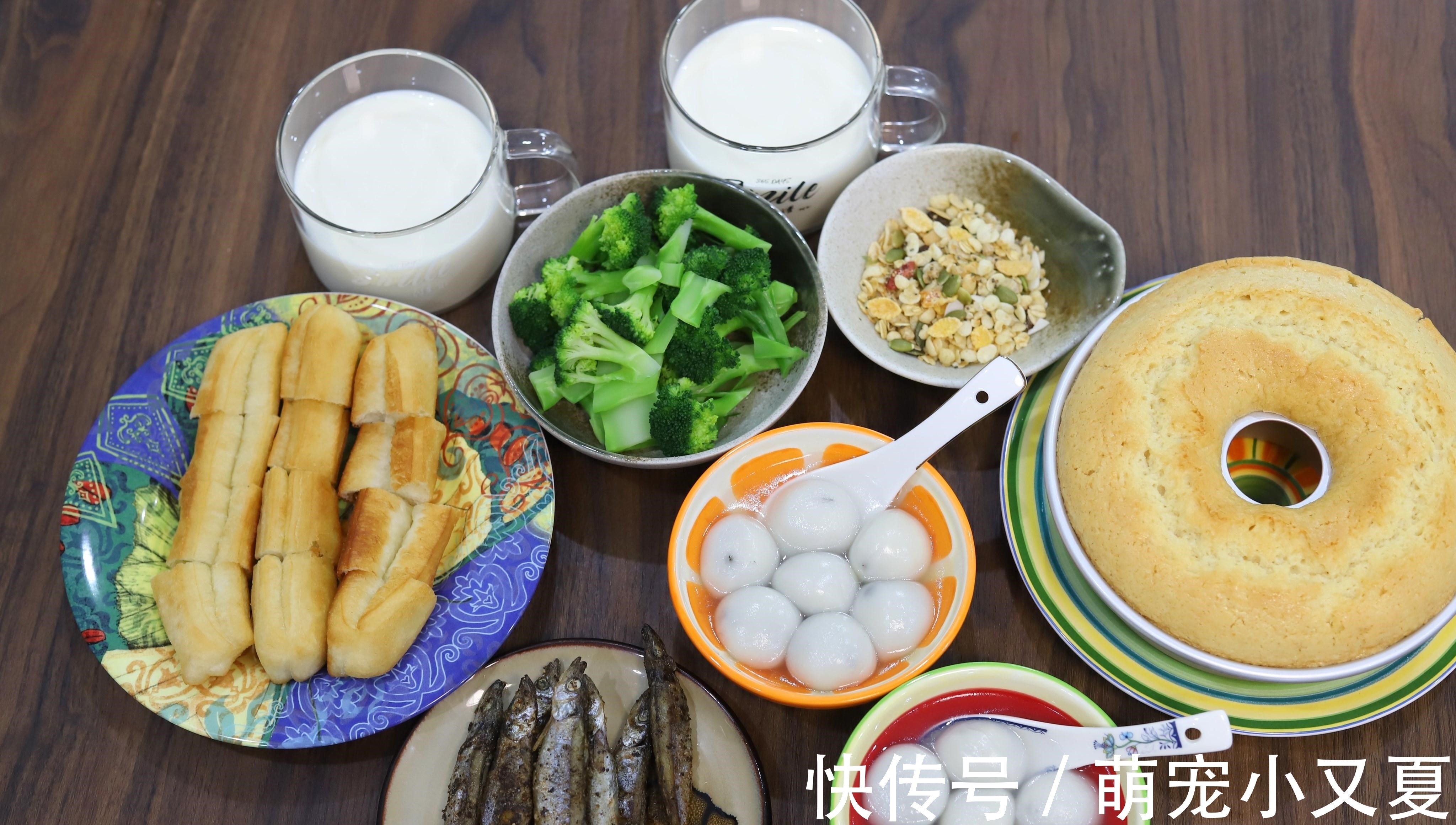 初中生的早餐，一星期不重样，每天五六种，网友：这是亲妈