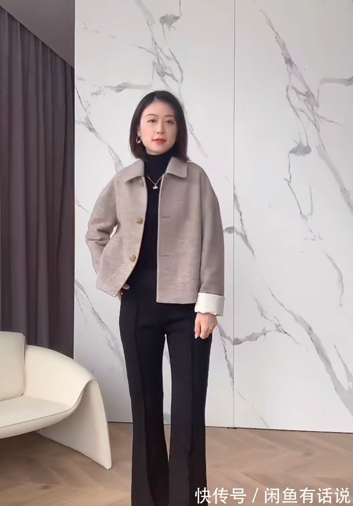 风格|被“短外套”惊艳了,158博主同件衣服搭出5种风格,显高还很显贵