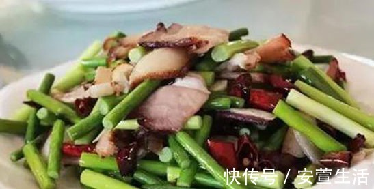 蒜苔炒腊肉|美食推荐蒜苔炒腊肉,蚝油拌紫茄,虾仁炒芥兰,秋葵烧牛肉
