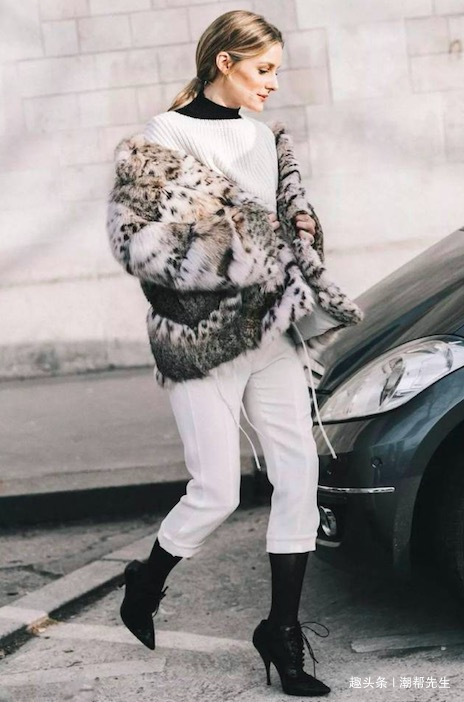 失宠|“高领毛衣”失宠了,今年冬天流行“烟管领”,时髦保暖更显瘦
