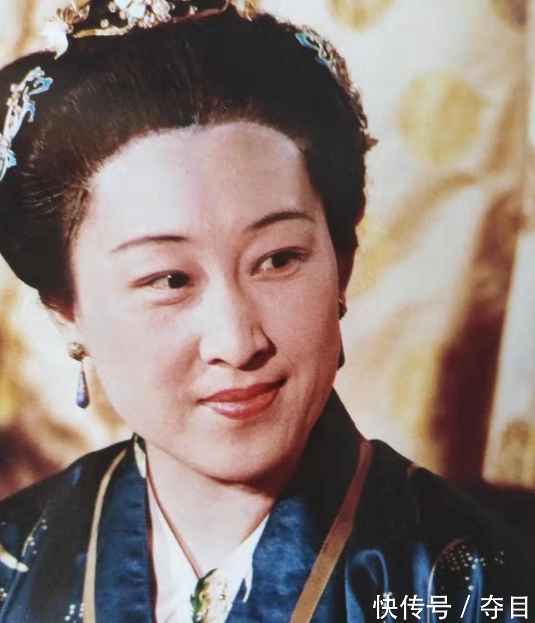 贾母|贾母强人所难,宝钗甘吃哑巴亏,薛姨妈却以牙还牙让贾母下不来台