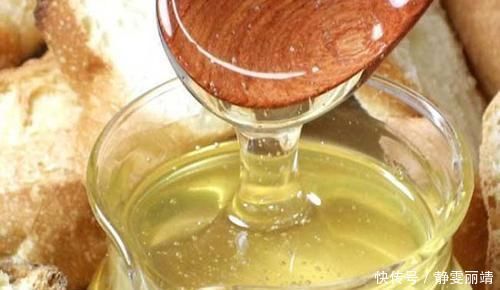 护肤|明星天天熬夜还能皮肤白皙不长痘,原来是睡前坚持3件事,赶紧学