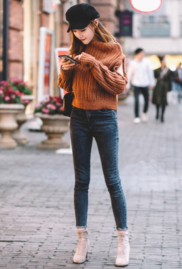 大长腿 n字裤还没过时，“m字裙”又火了，但年纪大的人不敢穿出门！