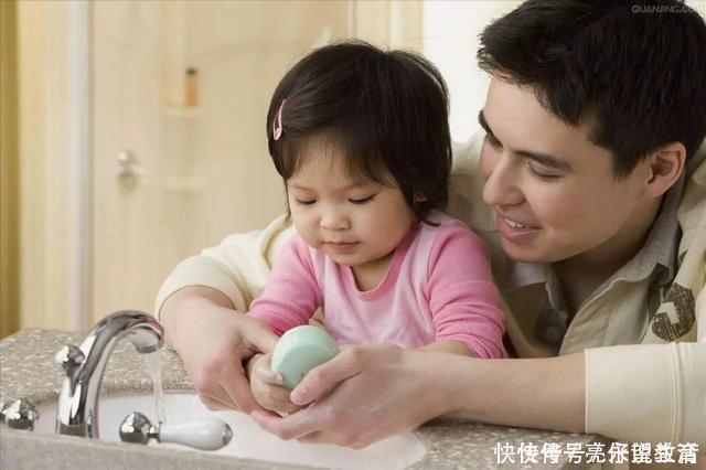 身心|4岁女孩做了“连线题”，宝妈看过身心俱疲，果然是爸爸的小棉袄