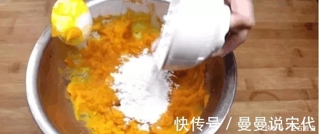 南瓜|婆婆教我用这个方法做的南瓜饼,不粘手不粘锅,营养丰富口感软糯