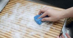 茶杯|8成人还在吃的6种“污垢”,细菌或许比厕所还多,懒人更易中招