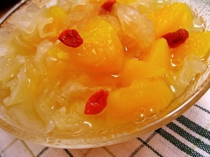 银耳|天然“吸脂王”被发现,媳妇产后隔三差五吃一次,半月夺回小蛮腰