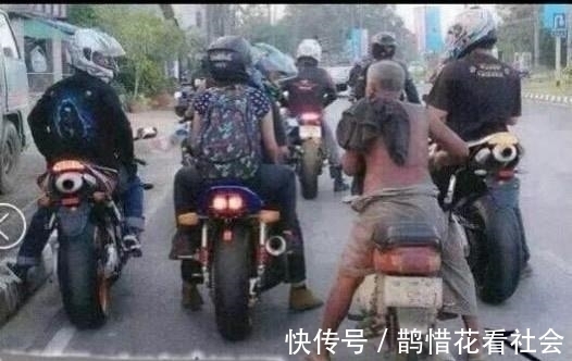 |搞笑GIF：哈哈，妹子我是来看比赛的，不是来笑你的哈