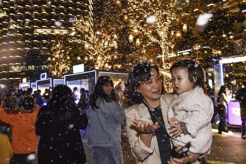 广州市商务局|炫酷夜经济 羊城下“雪”了