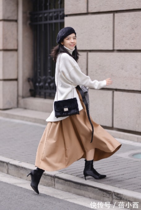 优雅 秋季还是穿“毛衣”最百搭,学会这4种搭配就够了,优雅到骨子里
