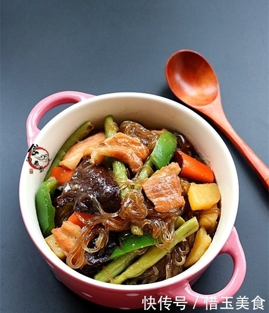 粉条|此菜，家人三天两头就想吃，食材丰富一锅出，又香又滑营养足