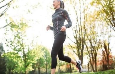 月经不调|45岁以后的女性,身体突然出现以下4种情况,说明更年期已到来