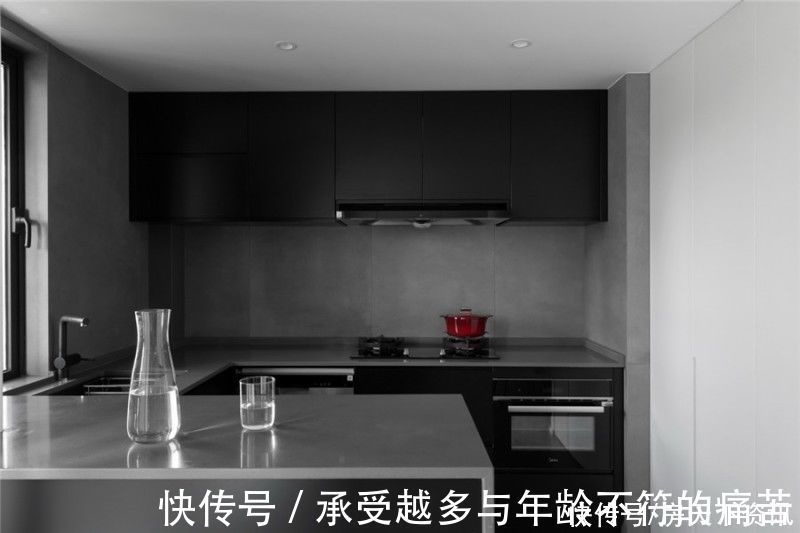 现代|婆婆把135平米的房装修成这种现代风格,一进门就看呆了