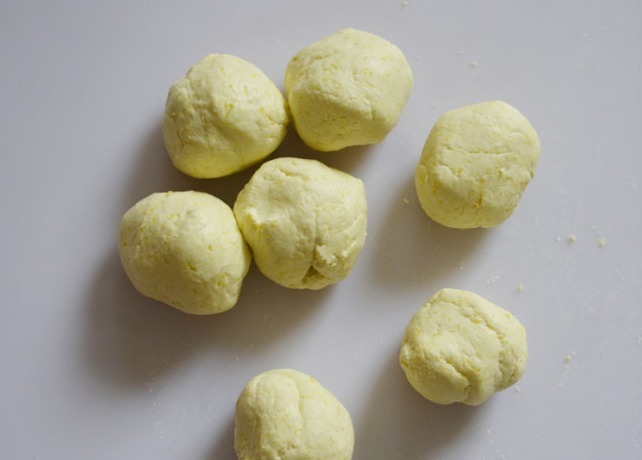 南瓜饼用糯米粉还是面粉,大厨教你做一个不一样的南瓜,太香了