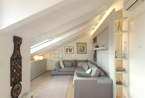 毛巾架|一家四口挤在49㎡小房子里，半平米不敢浪费，电视挂得比沙发低