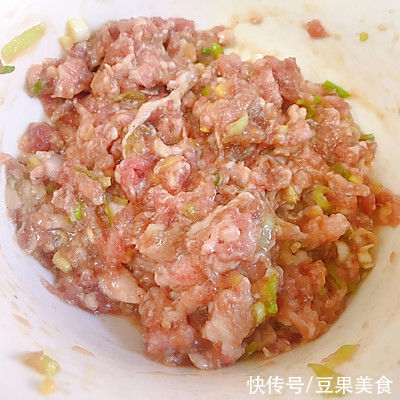 做饭|三分钟做好酥炸藕夹，做饭太简单