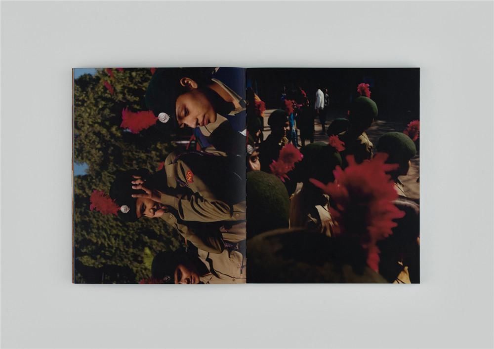 现在你也可以拥有这件现代时尚伟大旅程中的纪念品