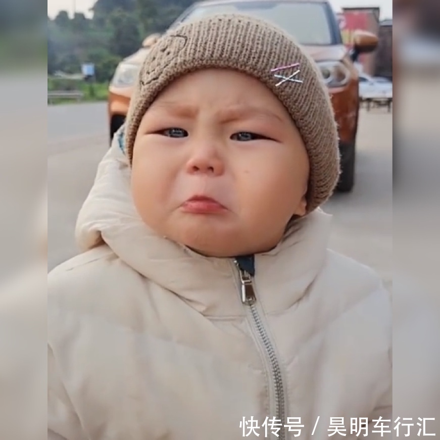 宝宝们|萌娃被宝妈惹哭,哭出的大泡泡令网友哭笑不得:小鲤鱼吐泡泡了!