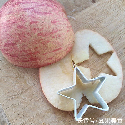 这样做圣诞树面包片，隔壁小孩都馋哭了